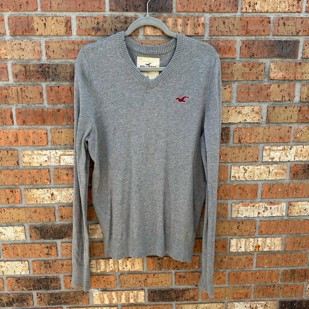 Men’s hollister sweater